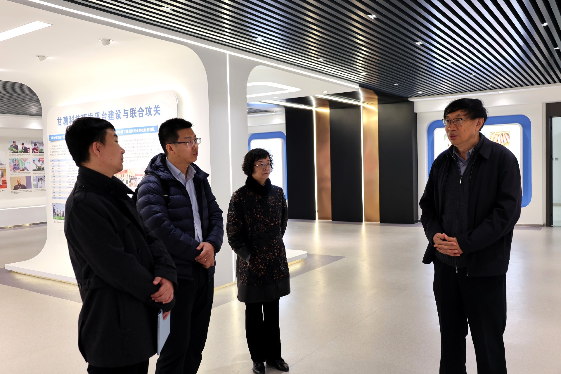 1710733429116216.jpg 5af820ee0a166f01539fe24a2f4ff57.jpg