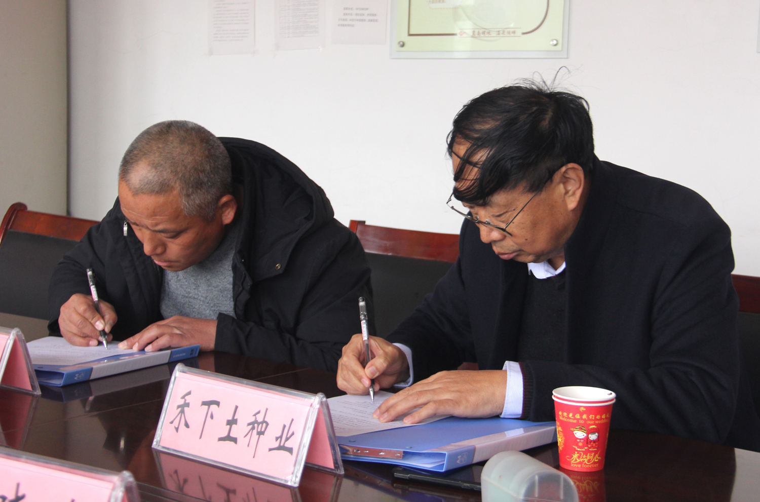 1733885210507678.jpg 4ef9b17dd43969302506a72528dd494.jpg